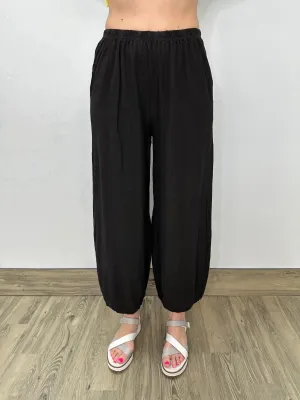 Black Cropped Pant with Darts