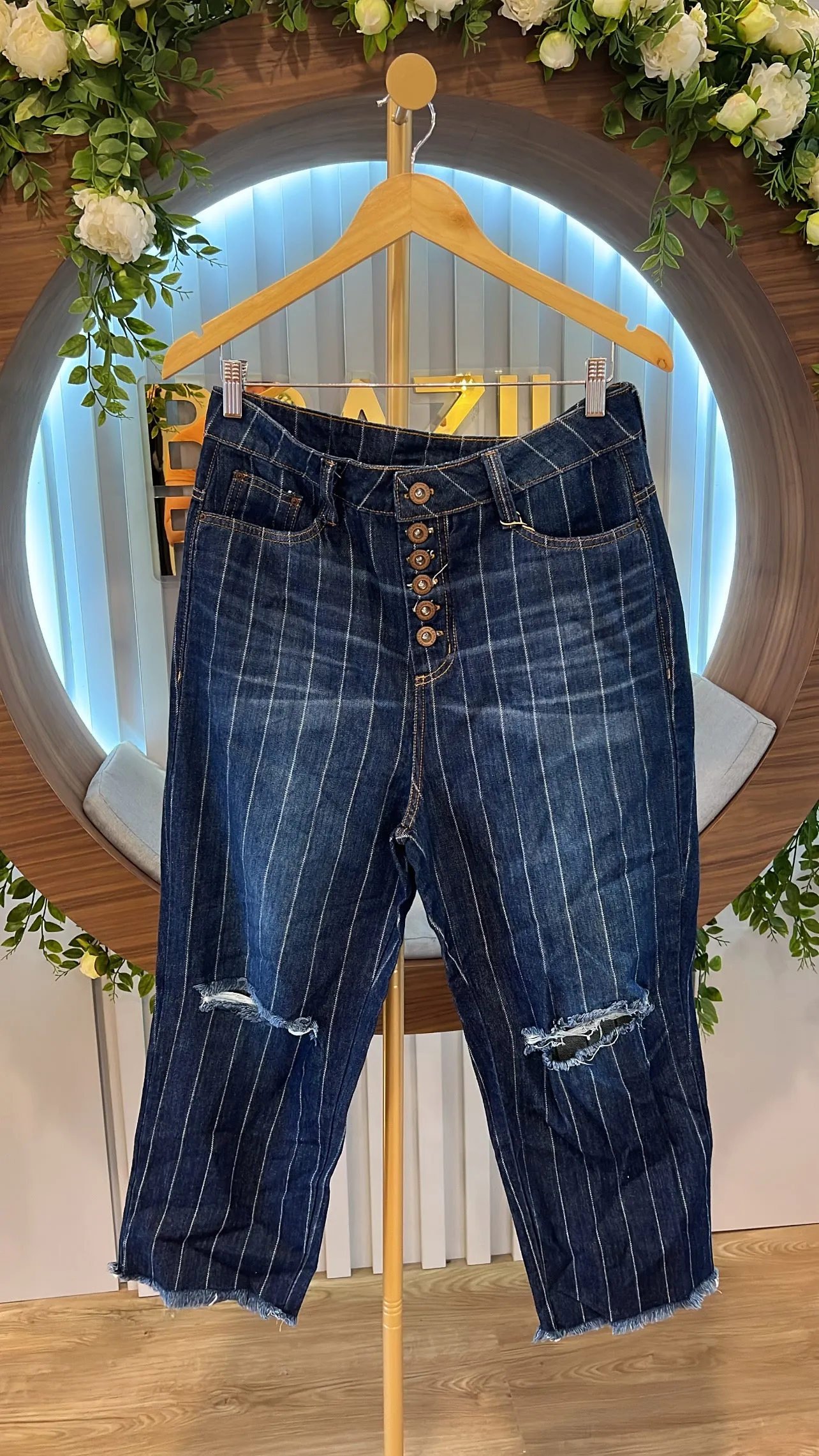 Contra Sensura - Pants Hot Cropped