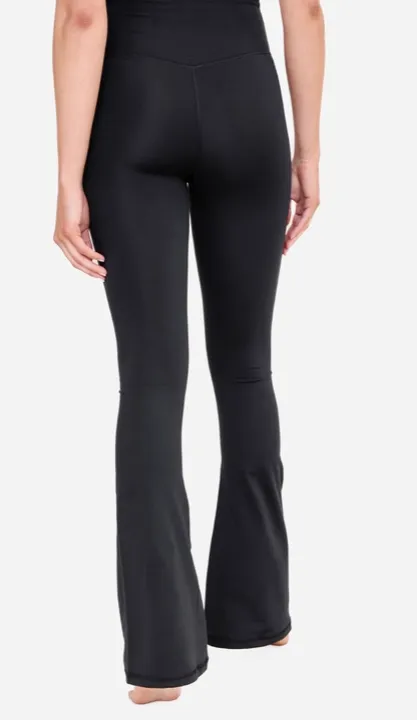 Crossover Waist Yoga Pants in Black